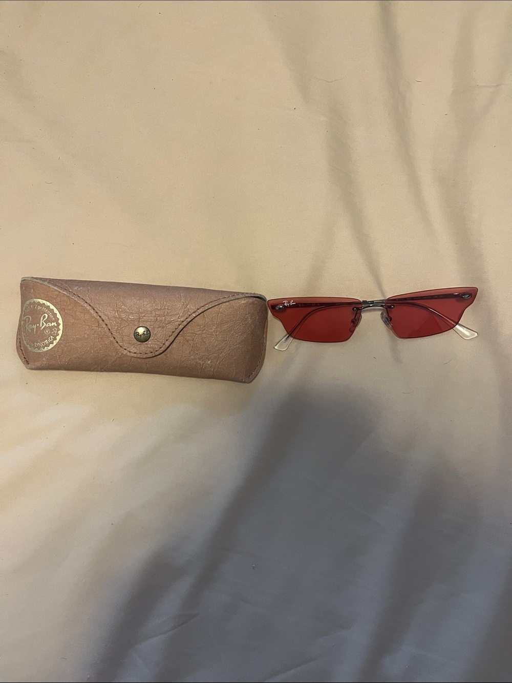 Ray-Ban Slim Cat-Eye Sunglasses in Red with Pink Case